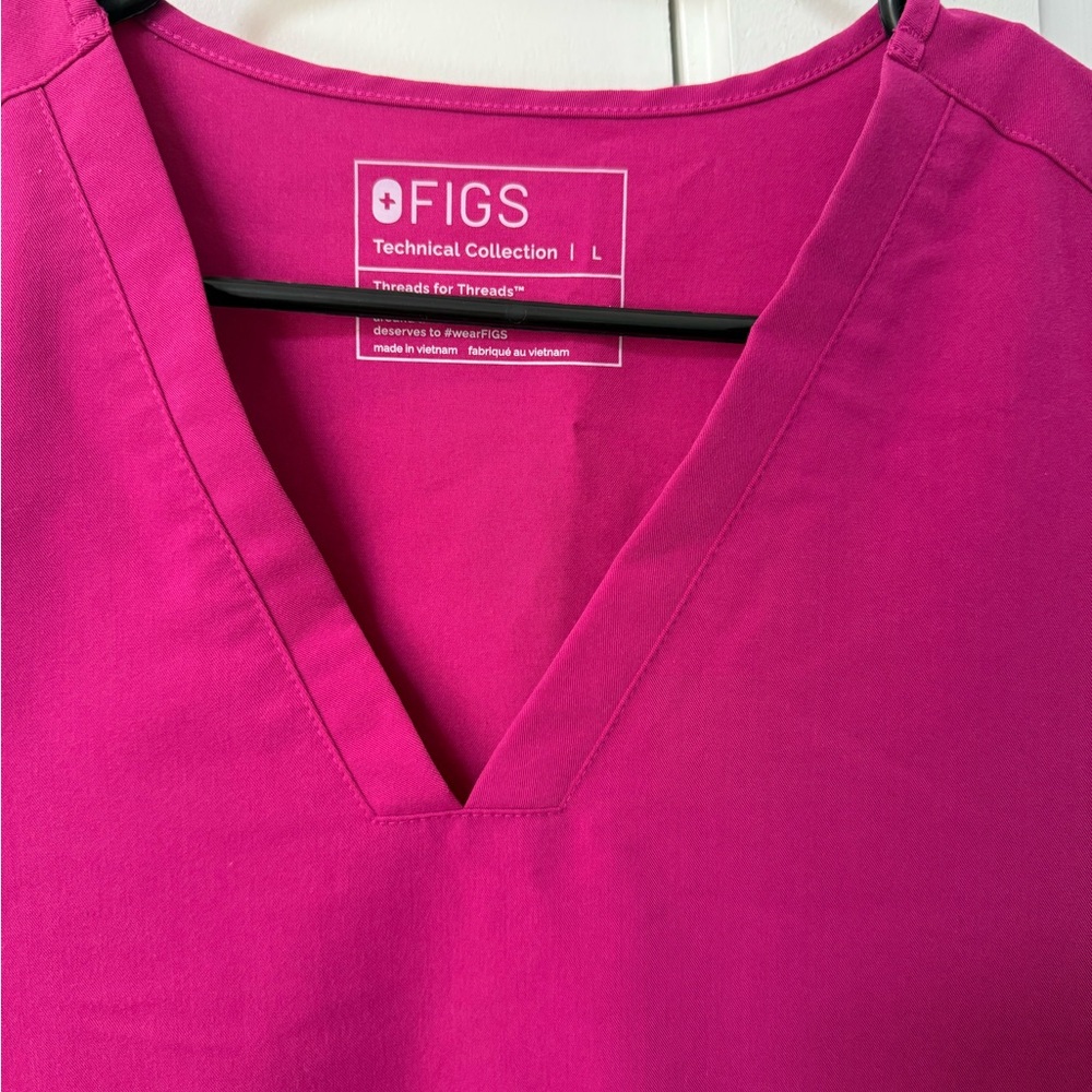 FIGS Raspberry Sorbet Top - Picture 2 of 3